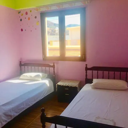 Venetia Beach House Pomos